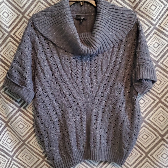 Limited Short Sleeve Sweater - XL - Picture 1 of 3